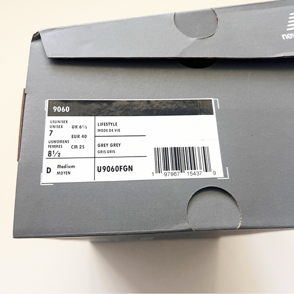 New Balance 9060 Gray 8.5 women’s - Picture 2 of 8